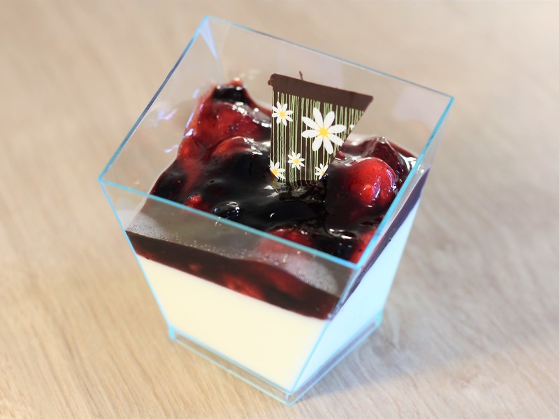Panna Cotta s lesnm ovocem